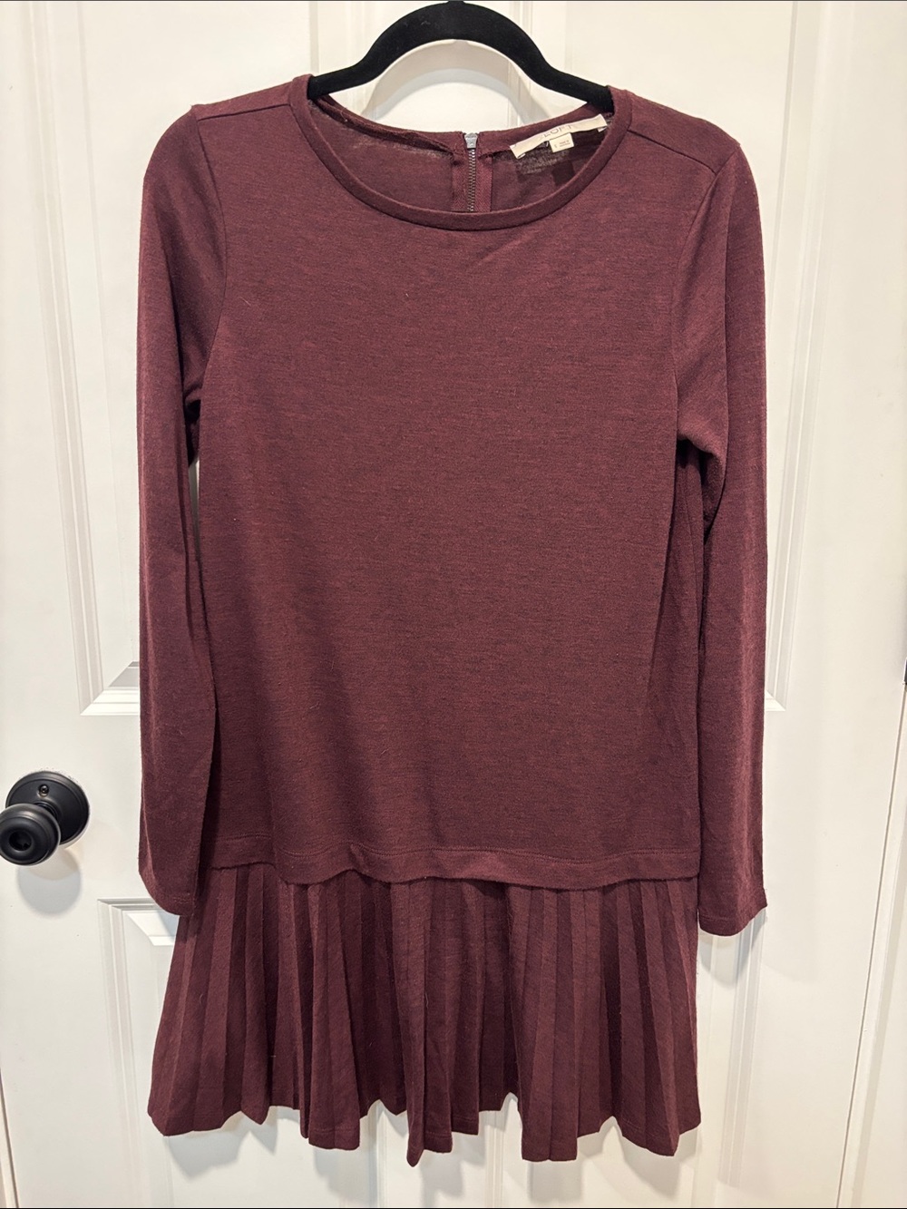 LOFT Burgundy Knit Pleated Hem Long Sleeve Dress Small